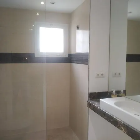 Apartment 2 Bed Gf Near Puerto Banus