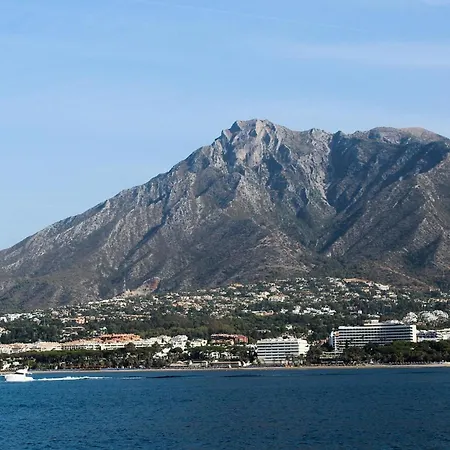 2 Bed Gf Near Puerto Banus *